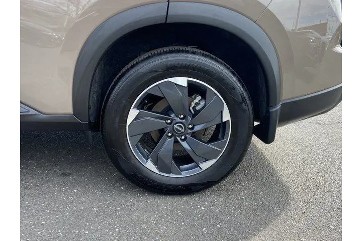 $21817 : Nissan Rogue 2025 AWD SV 4dr image 9