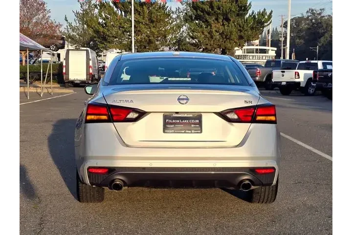 $18900 : Nissan Altima 2022 2.5 SR 4d image 5