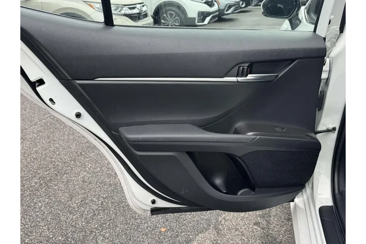 $23985 : Toyota Camry 2023 AWD LE 4dr image 10