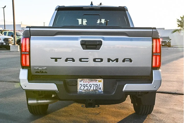 Toyota Tacoma 2024 4x4 SR5 4 image 7
