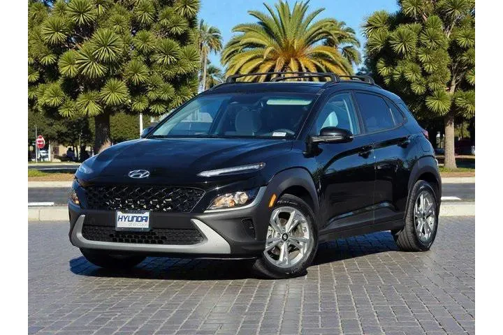 $17990 : Hyundai KONA 2023 SEL 4dr Cr image 2