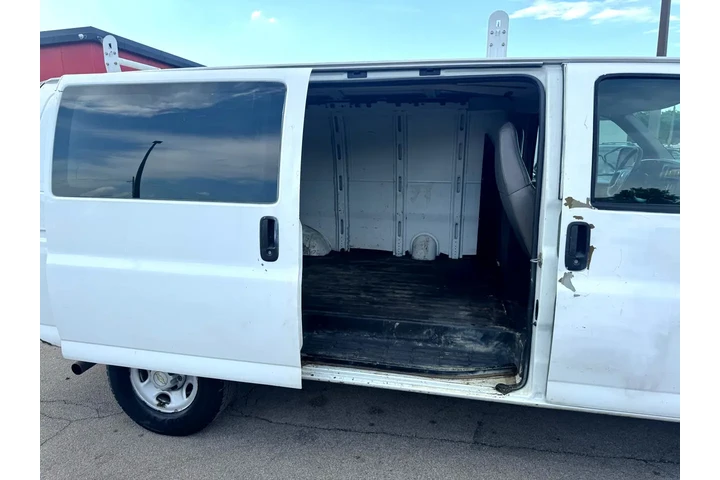 $4980 : 2009 Express Cargo Van RWD 25 image 10
