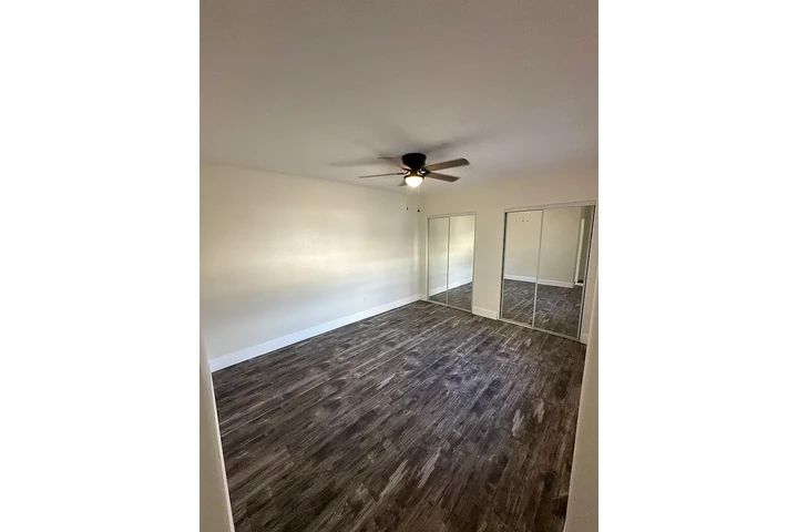 $1100 : Acogedor 1H/1B en Huntington🏡 image 3