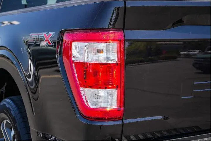 $37995 : Ford F-150 2023 4x2 Lariat 4 image 9