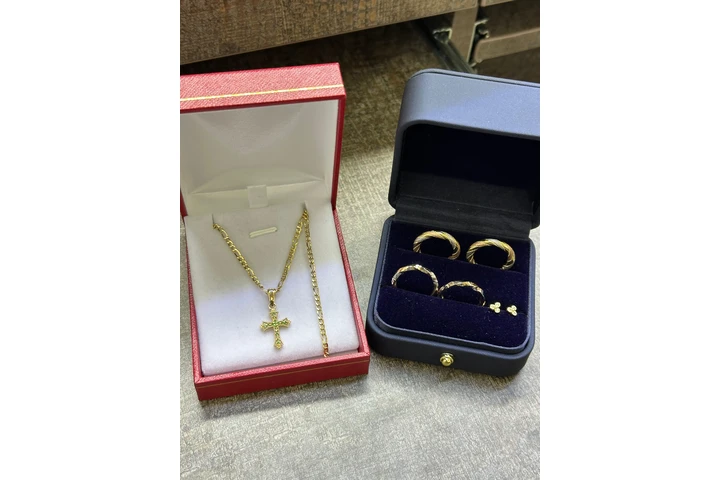 $750 : Bijoux 18 k financé image 3