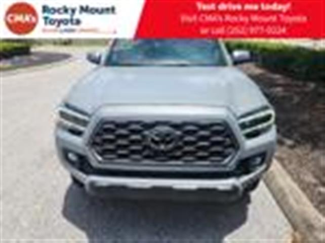 $40790 : PRE-OWNED 2021 TOYOTA TACOMA image 1