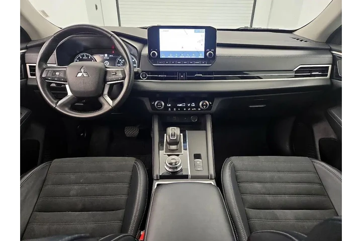 $23998 : Mitsubishi Outlander 2024 AW image 9