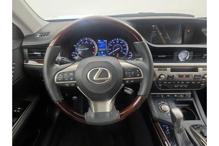 $25998 : Lexus ES 350 2017 4dr Sedan image 10