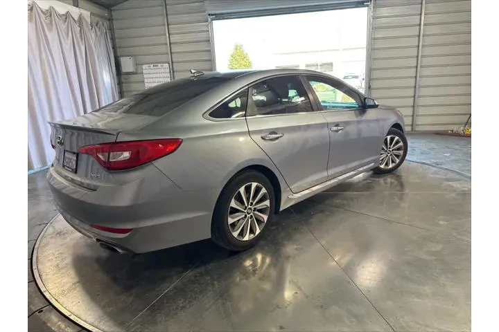 $6999 : Hyundai SONATA 2015 Sport 4d image 4