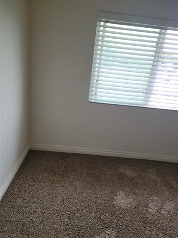 $930 : Room for rent image 2