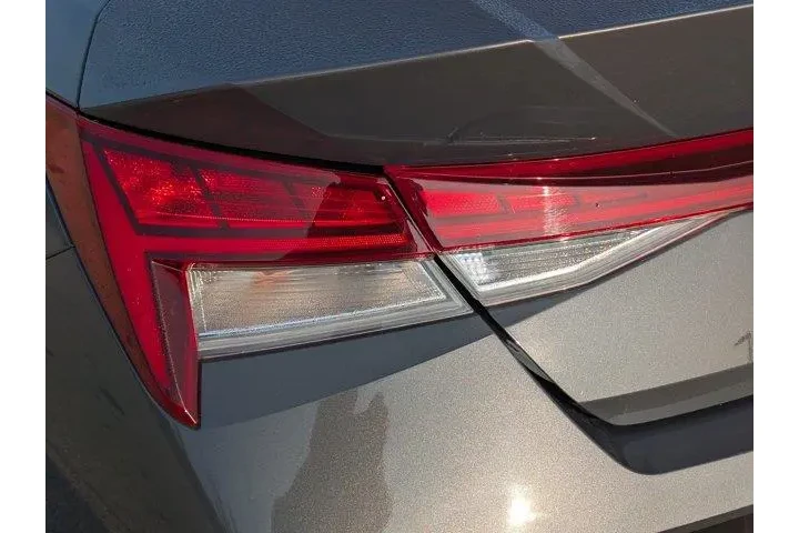 $23999 : Hyundai ELANTRA 2025 SEL Con image 10