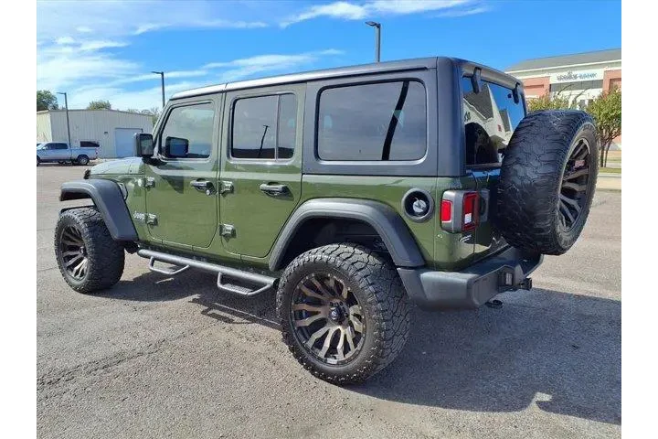 $21900 : Jeep Wrangler Unlimited 2021 image 2