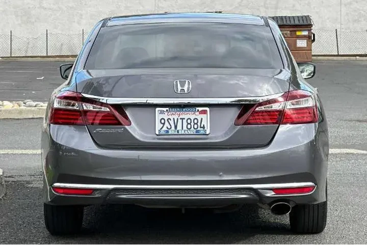 $15387 : Honda Accord 2016 LX 4dr Sed image 8