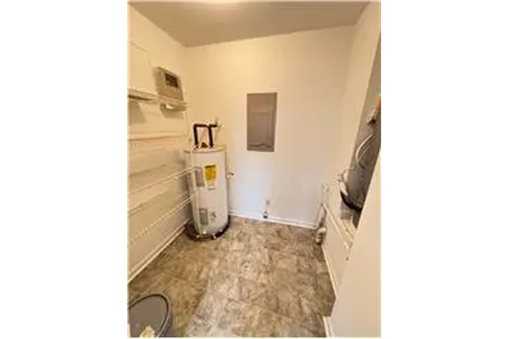 $1700 : Rental property with 2 bedro image 8