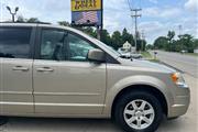 $4795 : 2009 Town and Country Touring thumbnail