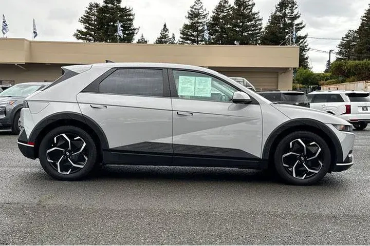 $23790 : Hyundai IONIQ 5 2024 SEL 4dr image 3