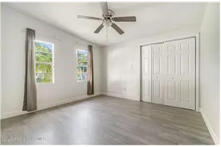 $1050 : Rental property with 2 bedro image 9