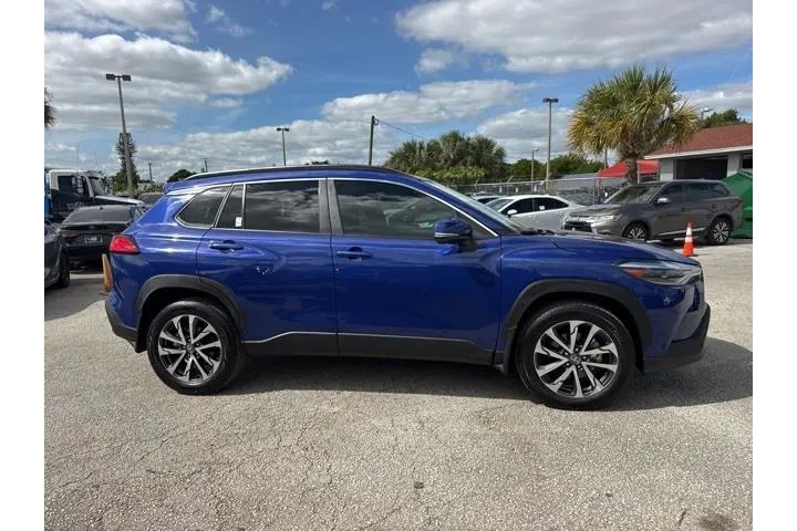 $27988 : Toyota Corolla Cross 2024 AW image 2