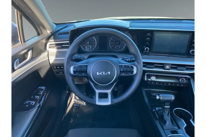 $28655 : Kia K5 2023 LXS 4dr Sedan image 8