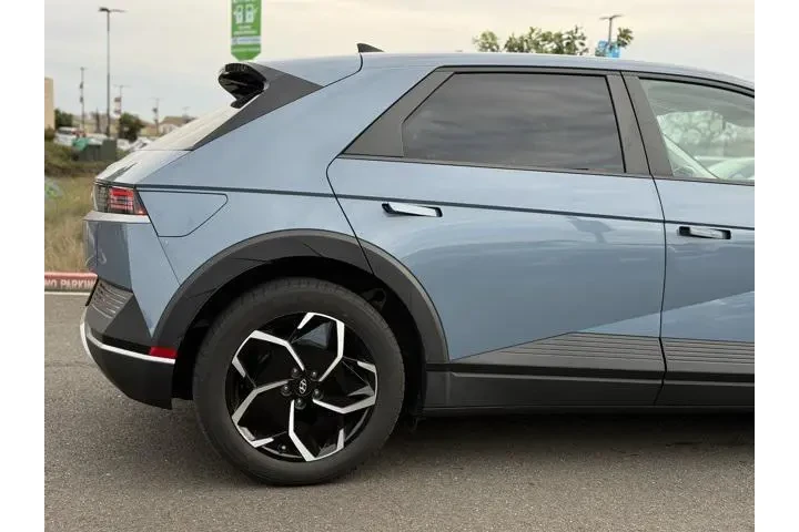 $19981 : Hyundai IONIQ 5 2023 SE 4dr image 8