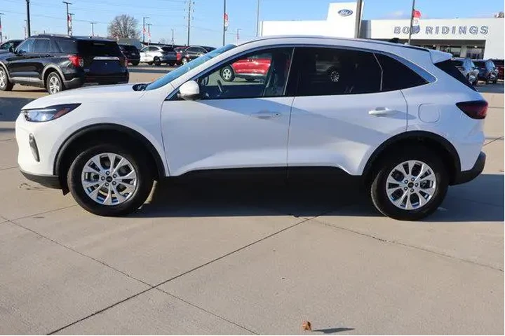 $27990 : Ford Escape 2023 AWD Active image 8