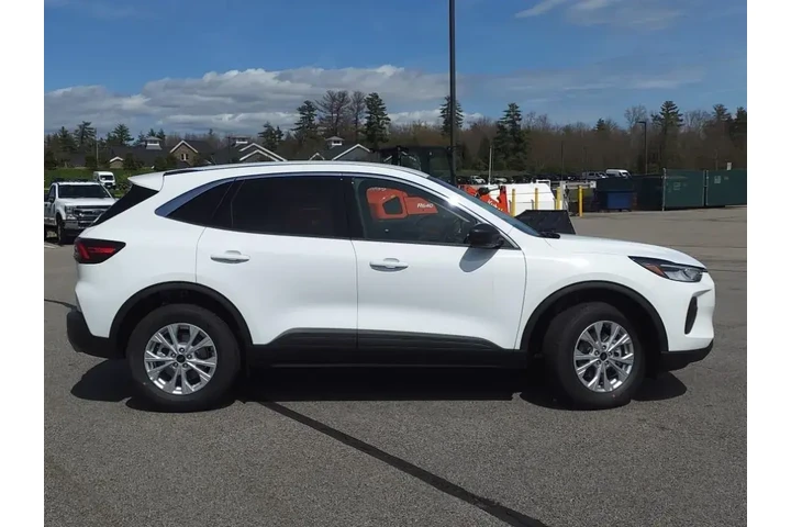$27293 : Ford Escape 2024 AWD Active image 2