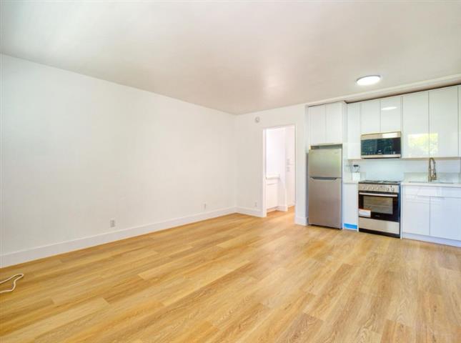 $1695 : APARTMENT AVAILABLE FOR RENT image 1