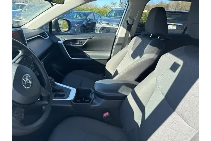 $26773 : Toyota RAV4 2024 XLE 4dr SUV image 8