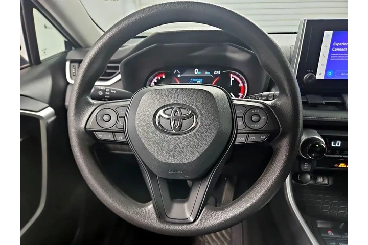 $29998 : Toyota RAV4 2023 AWD XLE 4dr image 10