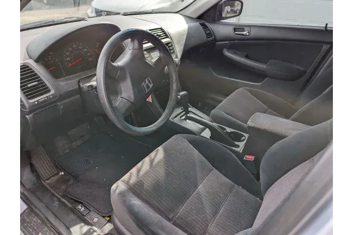 $4400 : Honda Accord 2003 DX 4dr Sed image 5