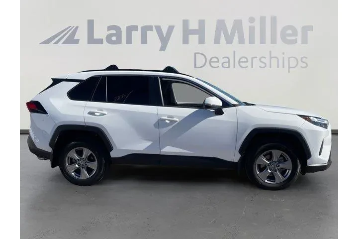 Toyota RAV4 2024 XLE 4dr SUV image 6