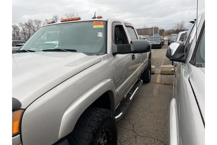 $13500 : Chevrolet Silverado 2500HD 2 image 6