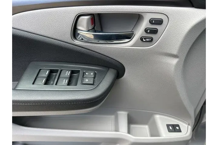 $33995 : Honda Pilot 2022 AWD SE 4dr image 8