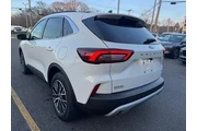 $31700 : Ford Escape Plug-In Hybrid 2 thumbnail