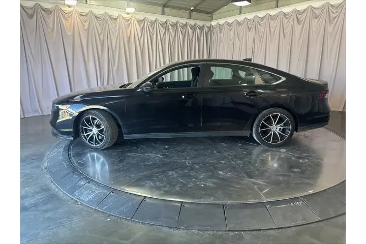 $28995 : Honda Accord Hybrid 2023 Spo image 7
