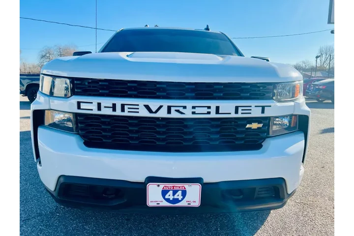 $29995 : 2022 Silverado 1500 Limited C image 2