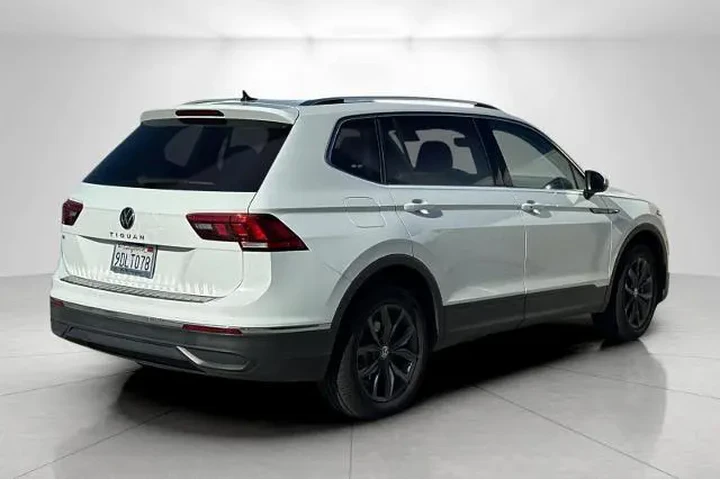 $19995 : Volkswagen Tiguan 2022 SE 4d image 2
