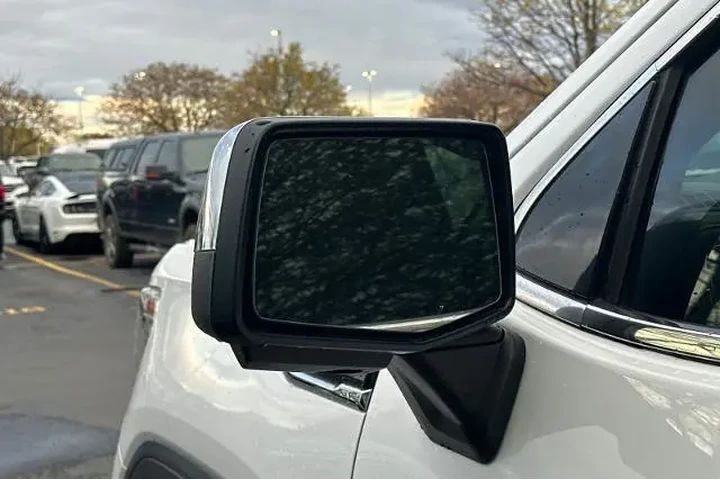 $38995 : GMC Sierra 1500 2020 4x4 SLT image 8