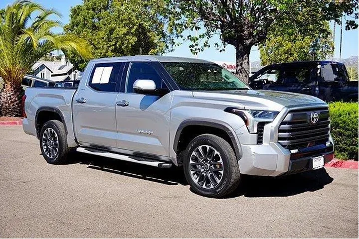 $39876 : Toyota Tundra 2023 4x2 Limit image 6