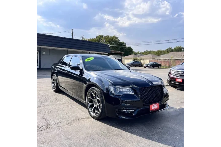 $18900 : 2018 300 Touring image 4