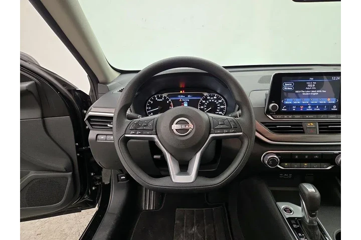$19998 : Nissan Altima 2025 2.5 SV 4d image 10