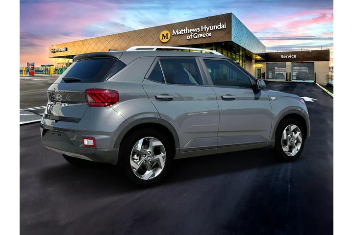 $14799 : Hyundai VENUE 2024 SEL 4dr C image 8