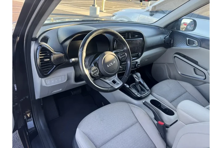 $16544 : Kia Forte 2023 LX 4dr Sedan image 10