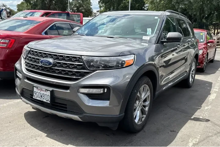 $30595 : Ford Explorer 2023 XLT 4dr S image 1