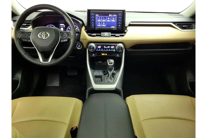 $23998 : Toyota RAV4 2021 XLE Premium image 9