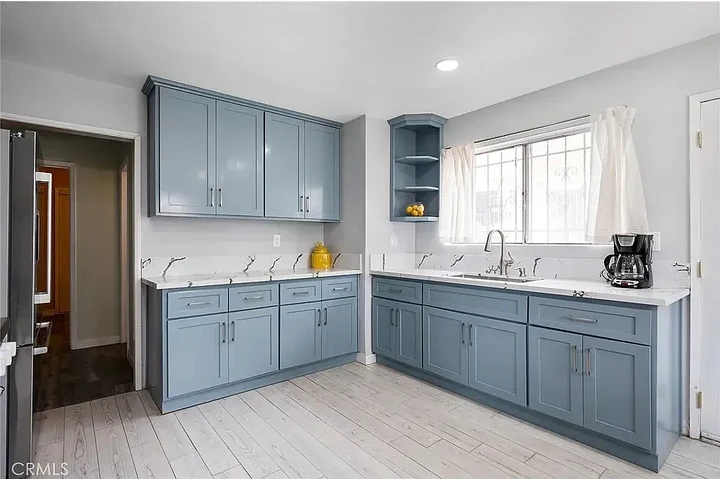 $1175 : Long Beach 🏠 Pet Friendly 2/1 image 2