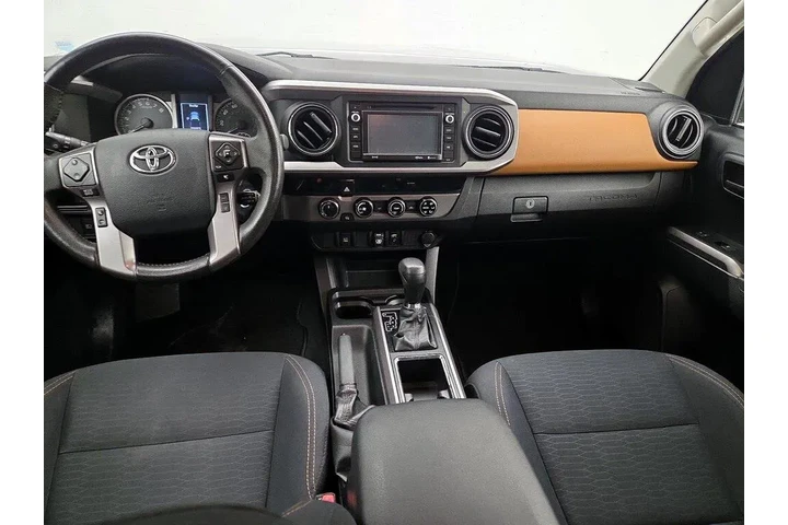 $28998 : Toyota Tacoma 2018 4x4 SR5 V image 9