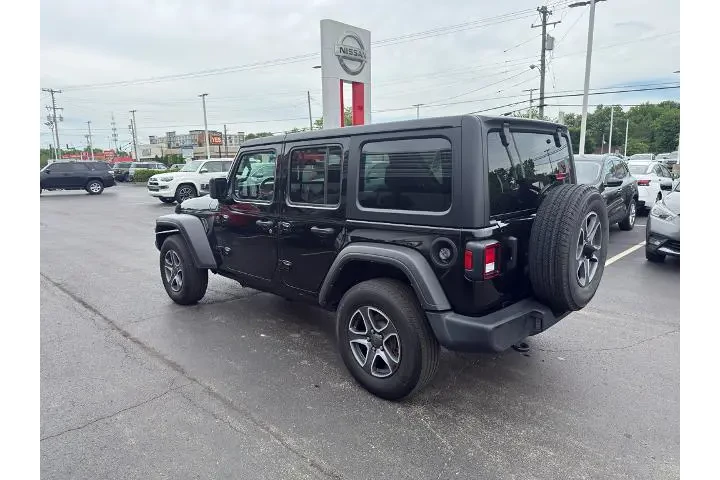 $33995 : Jeep Wrangler Unlimited 2022 image 6