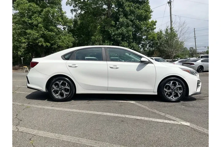 $9985 : Kia Forte 2019 LXS 4dr Sedan image 4