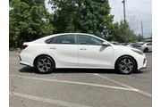 $9985 : Kia Forte 2019 LXS 4dr Sedan thumbnail